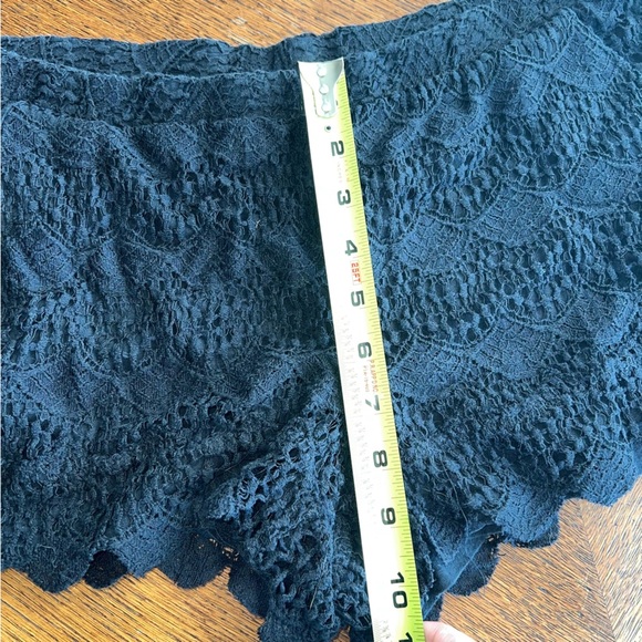 Ella Moss Women's Jasmine Lace Shorts Black Ruffle Casual with Pockets Sz Medium - Picture 10 of 10